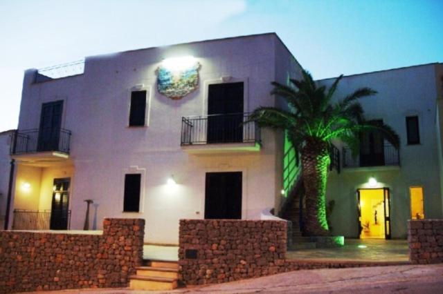 Torre Salina Bed & Breakfast Macari Exterior photo